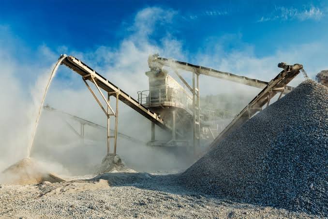 Gypsum crushing and processing